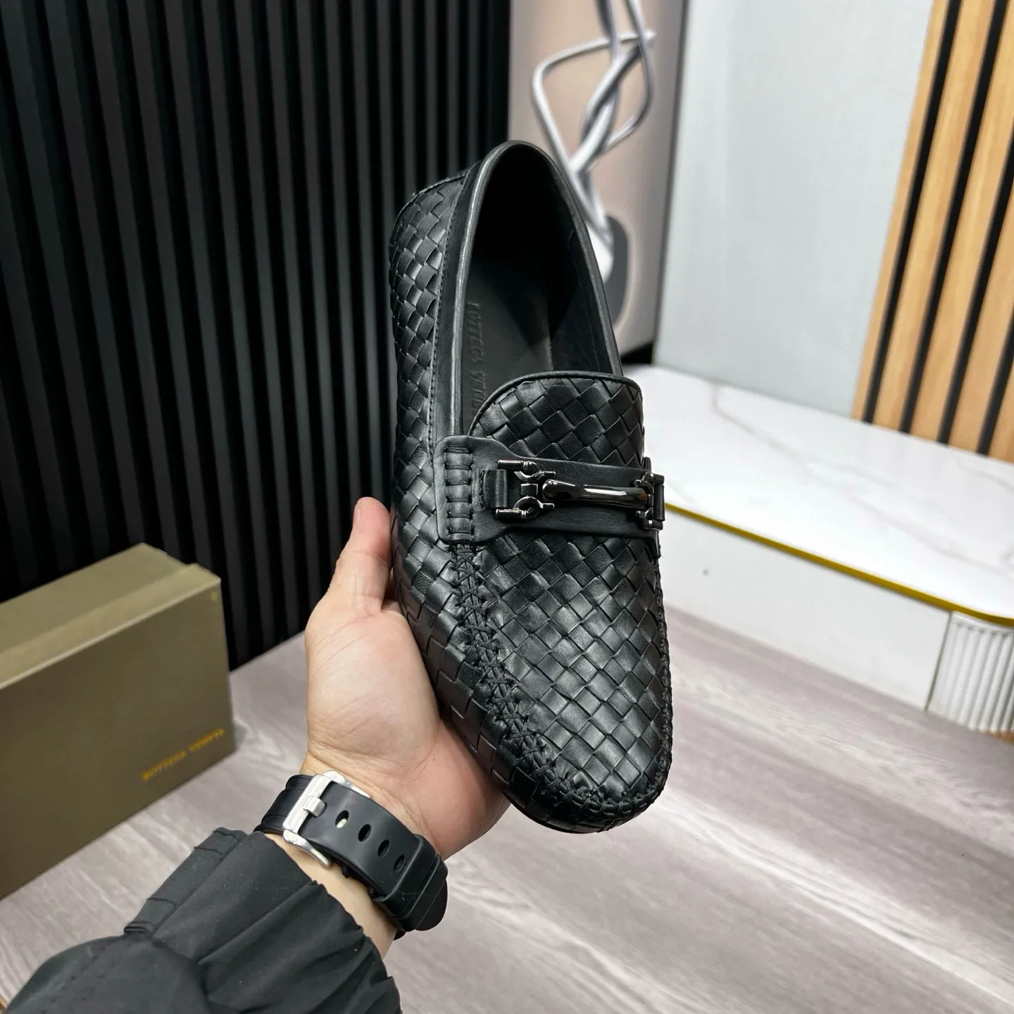 Ex-factory price 500 BV〰️Purely handmade classic men's beanie shoes👉👉driving shoes, slip-on shoes, made of imported cowhide woven from Italy, 💕water-dyed cowhide lining, 🔊original outsole, waterproof platform design, comfortable on the feet. A good choice for traveling and driving, two colors available, code number: 38-44, (45 can be customized)